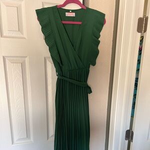 Emerald green dress - floor length, ties at waste.